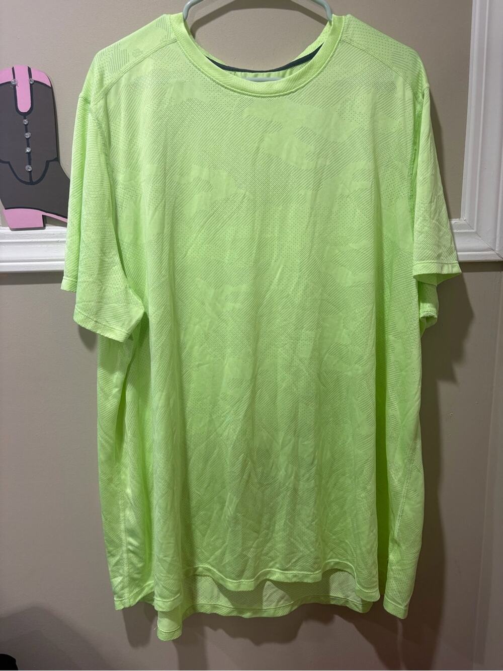 DSG Men's Short Sleeve Tee in Neon Lime